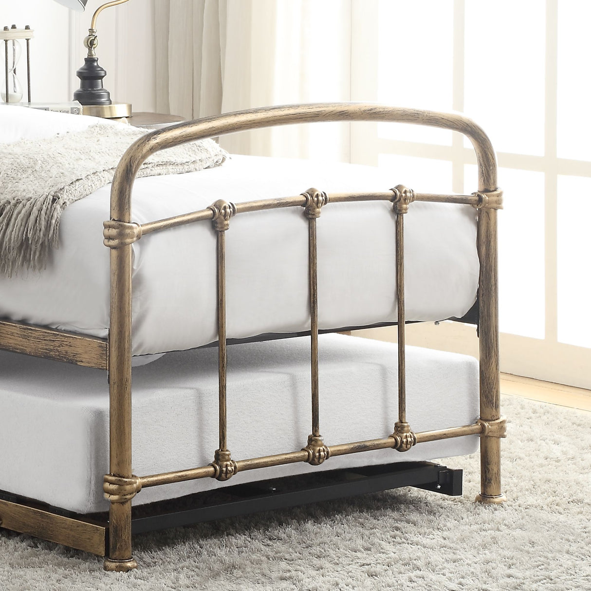 Mostyn Metal Guest Bed with Pull-Out