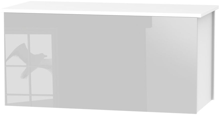 Contrast Blanket Box