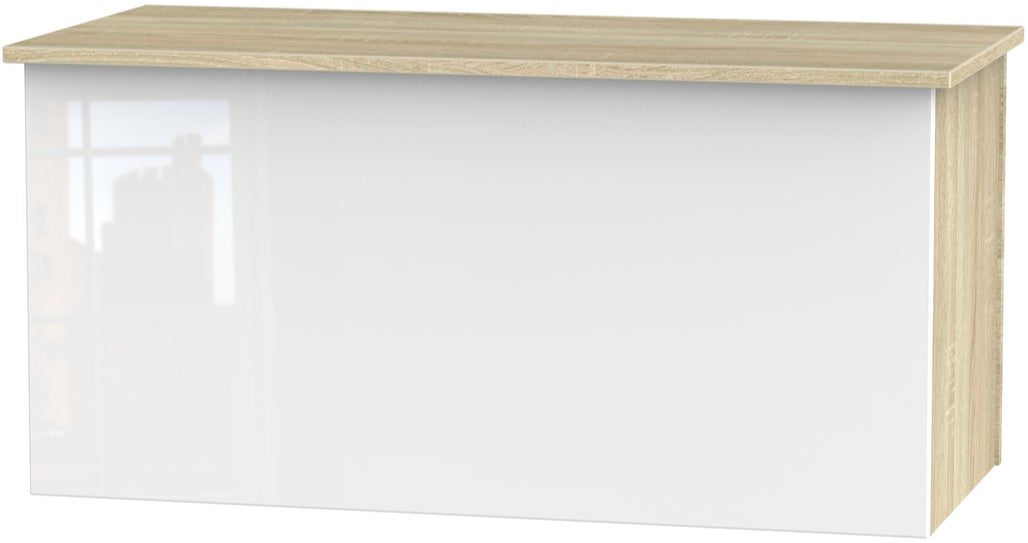 Contrast Blanket Box