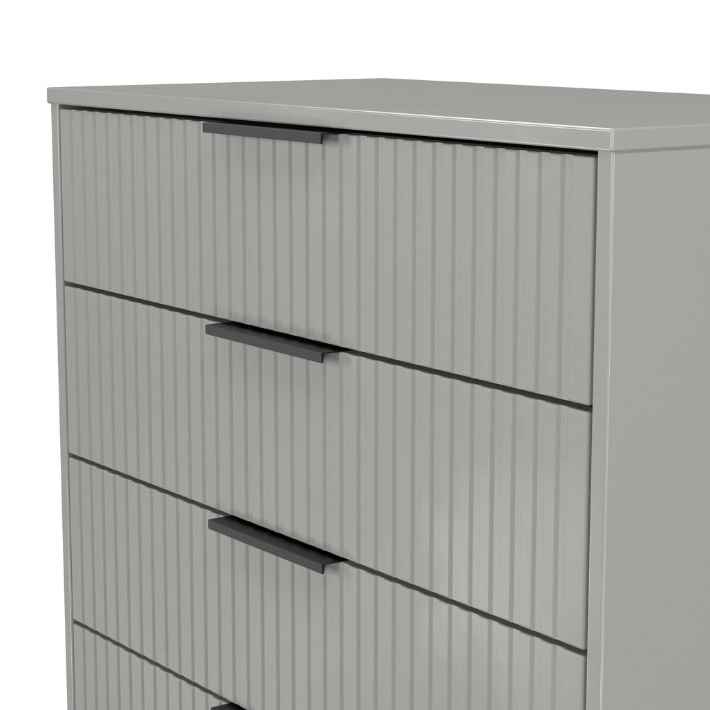 Fluted 4 Drawer Chest with Black Sleigh Legs
