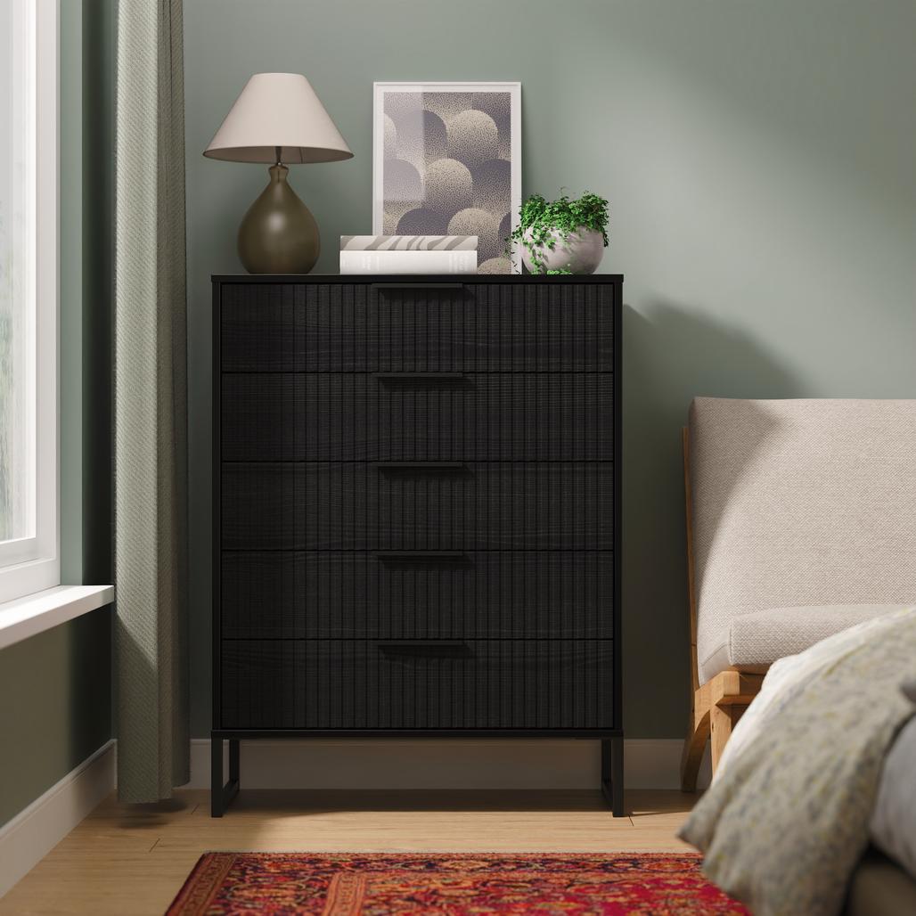 Fluted 5 Drawer Chest with Black Sleigh Legs
