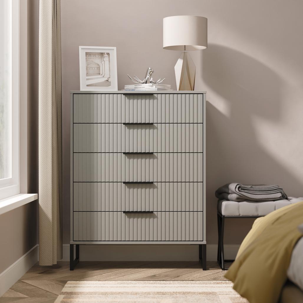 Fluted 5 Drawer Chest with Black Sleigh Legs