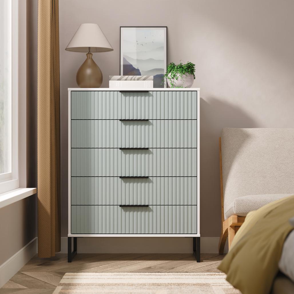 Fluted 5 Drawer Chest with Black Sleigh Legs
