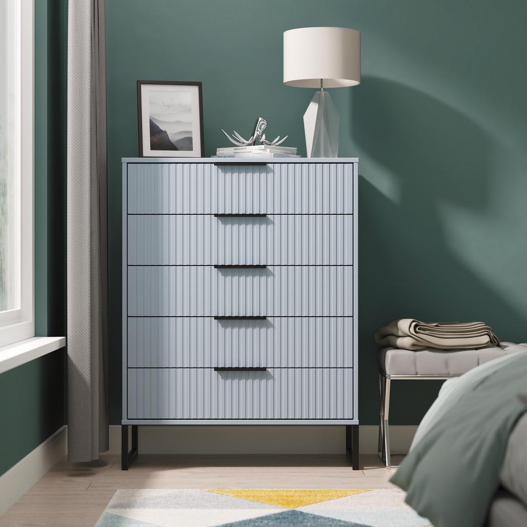 Fluted 5 Drawer Chest with Black Sleigh Legs