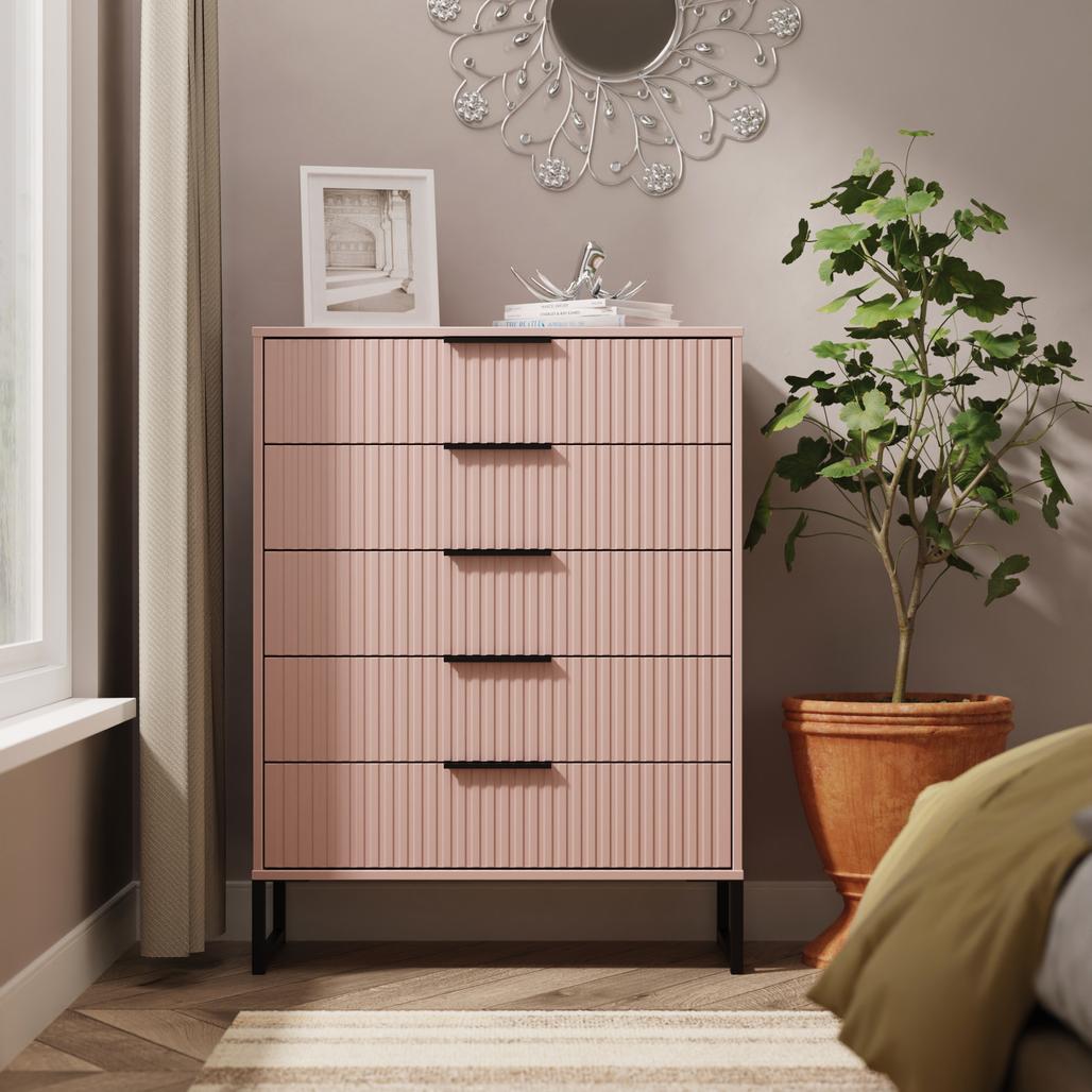Fluted 5 Drawer Chest with Black Sleigh Legs