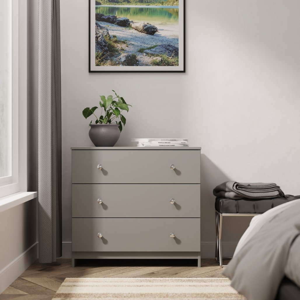 Yarmouth 3 Drawer Chest