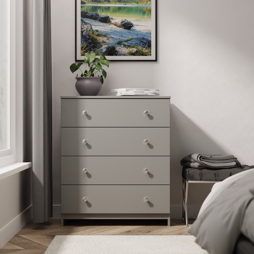 Yarmouth 4 Drawer Chest