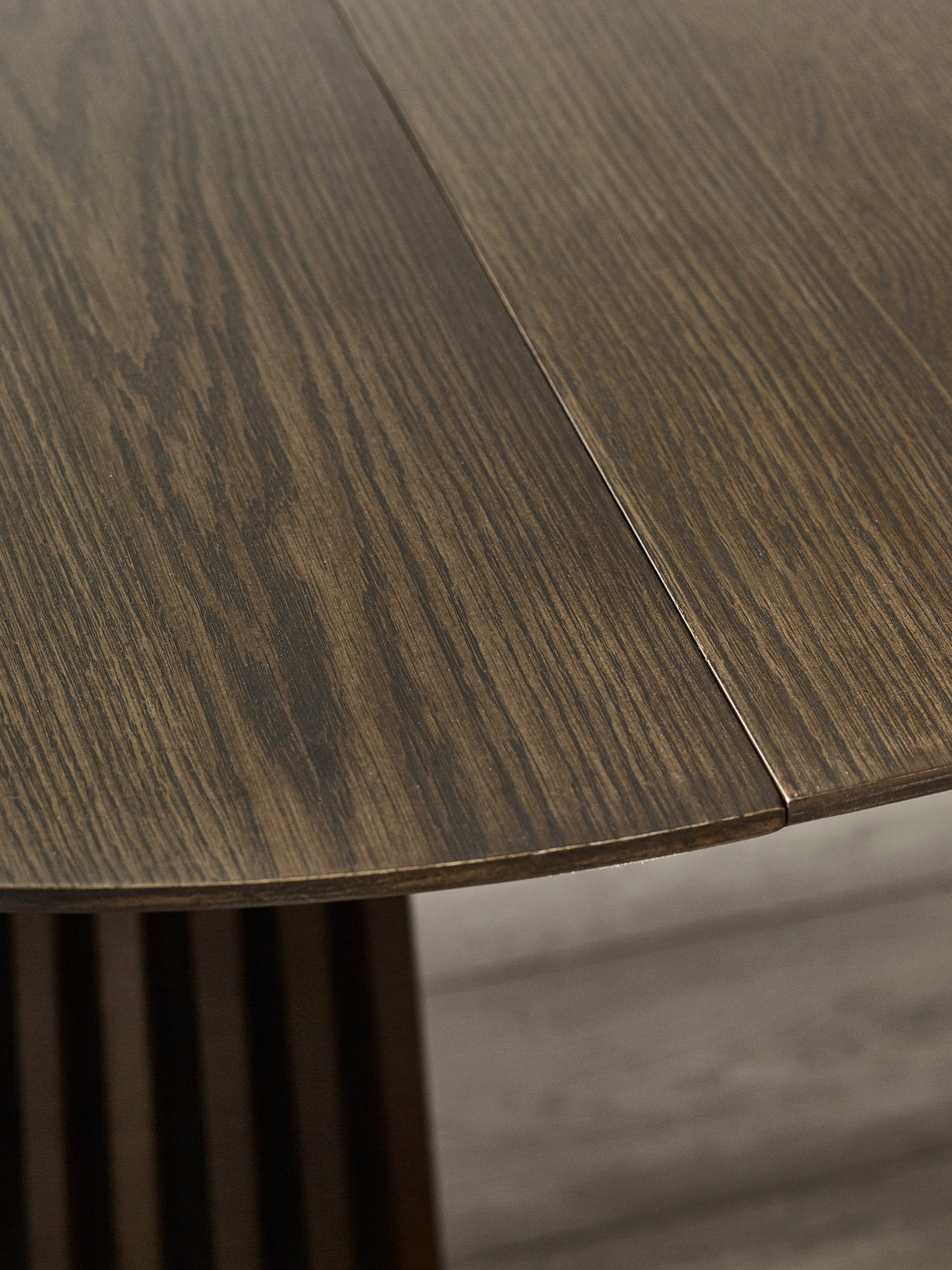 Arya Round Extending Dining Table - Julian Bowen