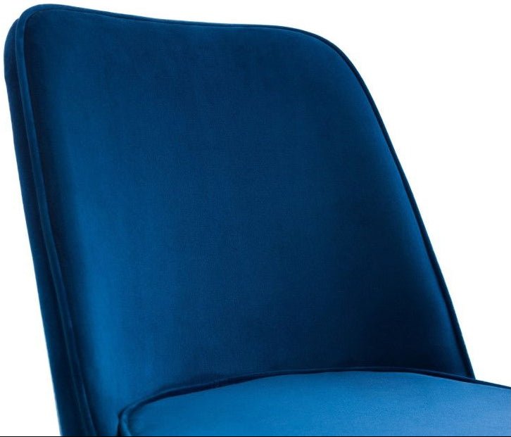 Berwick Round Table & 4 Burgess Chairs - Julian Bowen