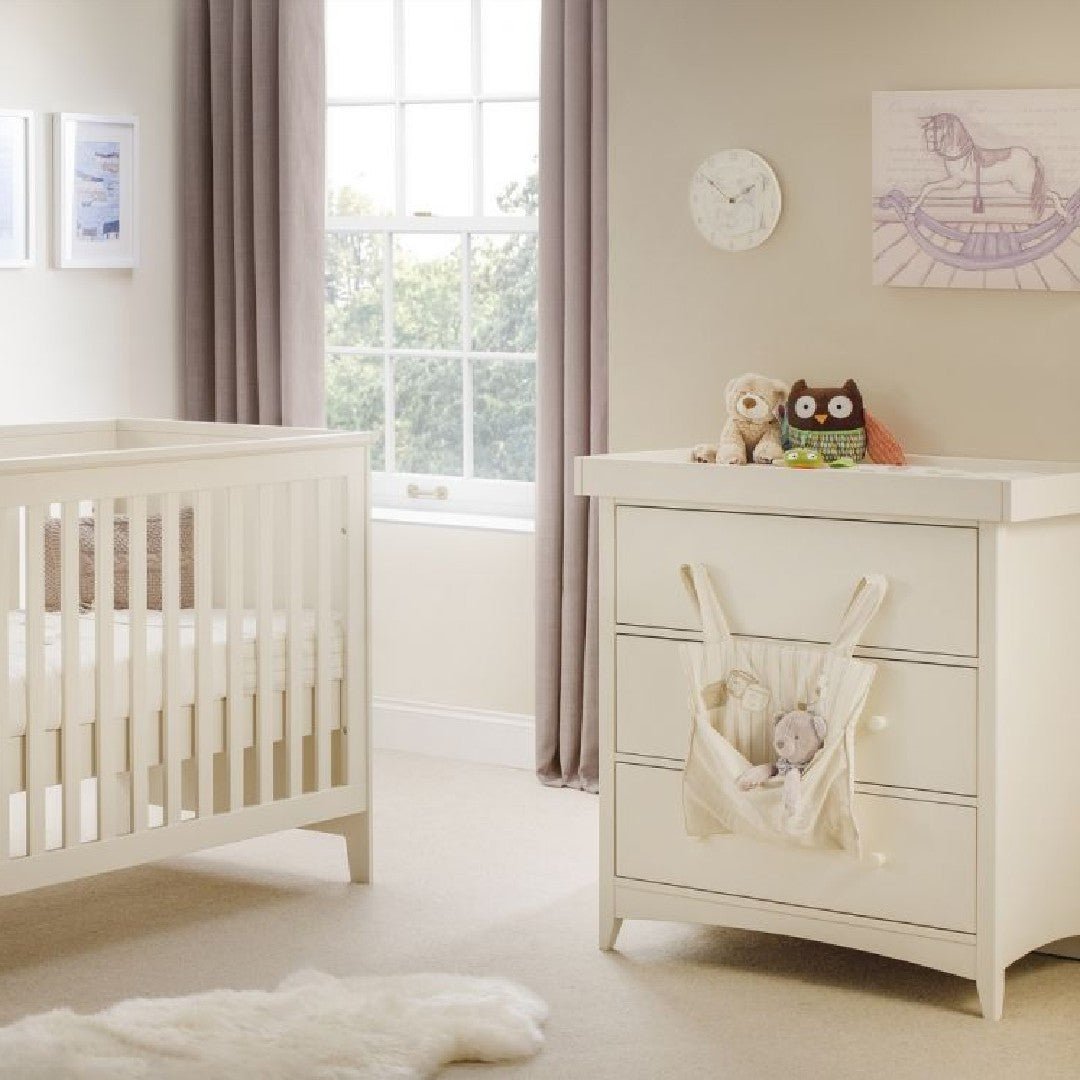 Cameo Changing Station - Julian Bowen