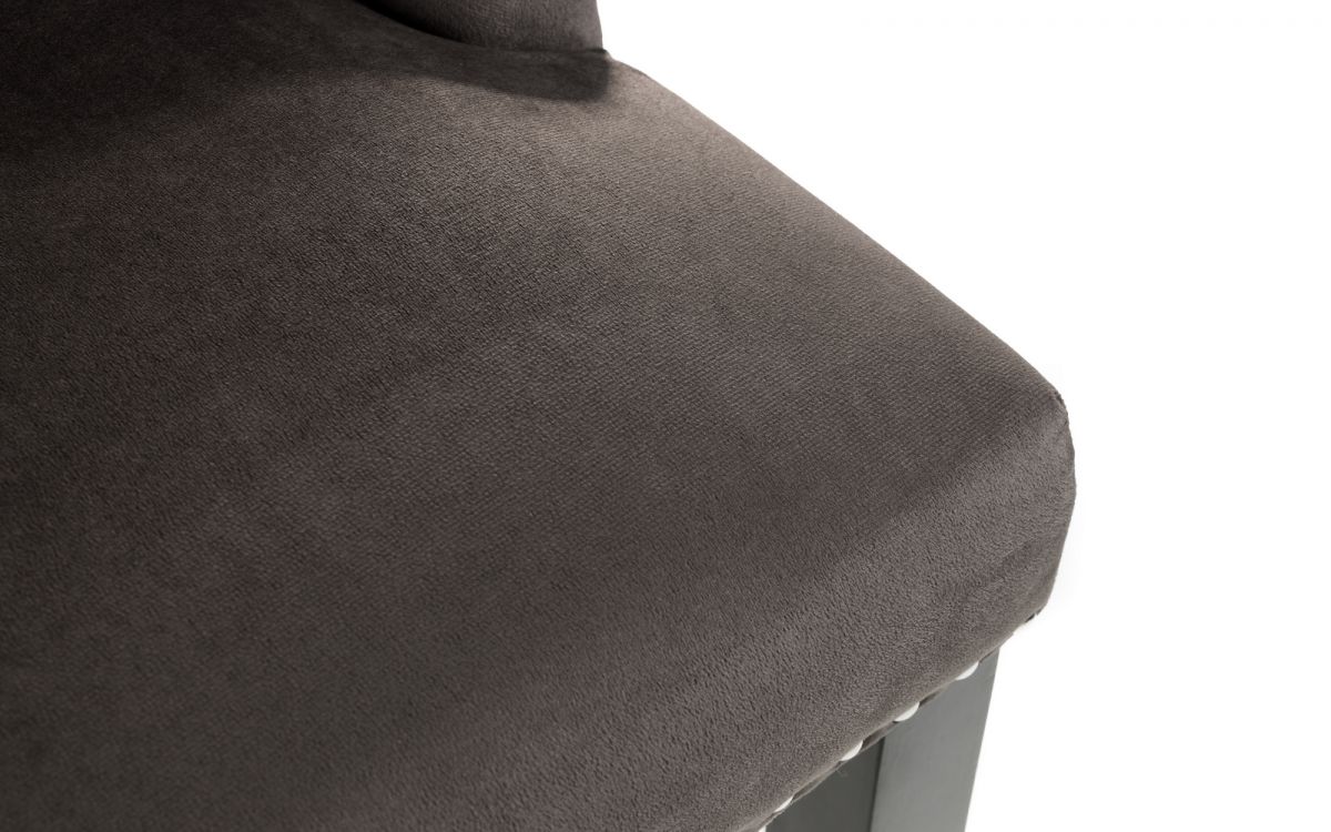 Chelsea Round Dining Table with 4 Veneto Dining Chairs - Julian Bowen