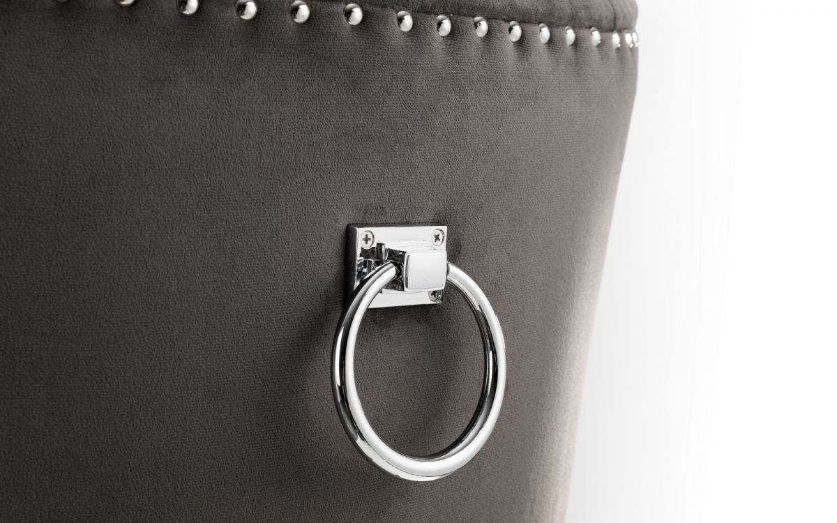 Chelsea Round Dining Table with 4 Veneto Dining Chairs - Julian Bowen