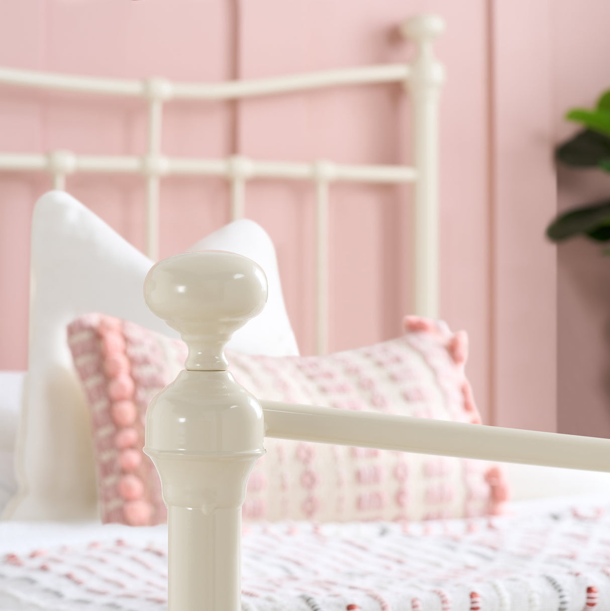 Emily Metal Bed - Birlea