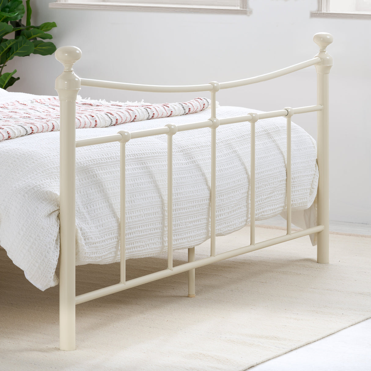 Emily Metal Bed - Birlea