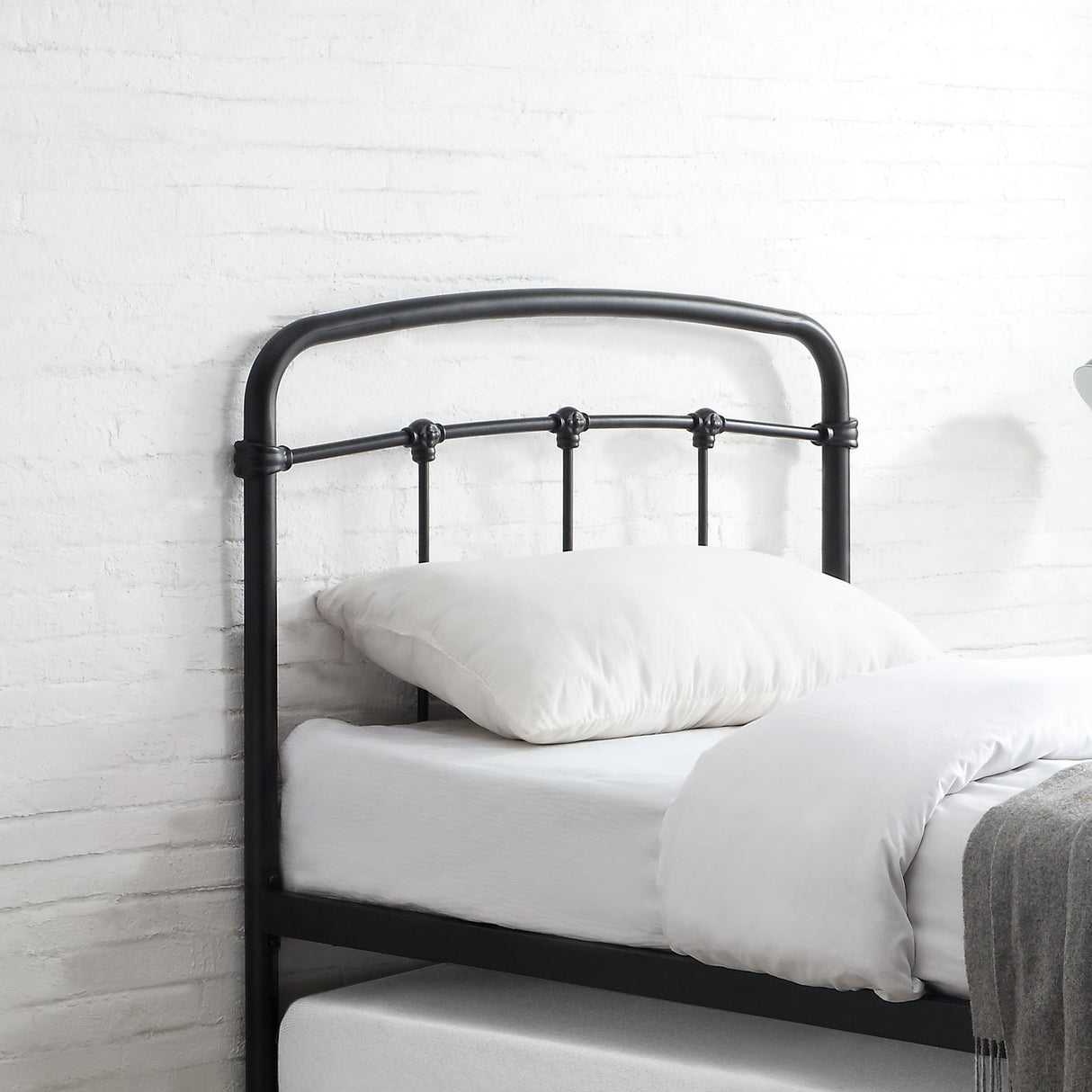 Mostyn Metal Guest Bed with Pull-Out