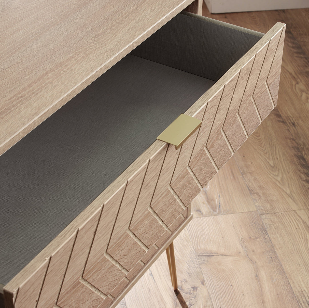 Hong Kong 4 Drawer Chest with Gold Hairpin Legs - Welcome Furniture