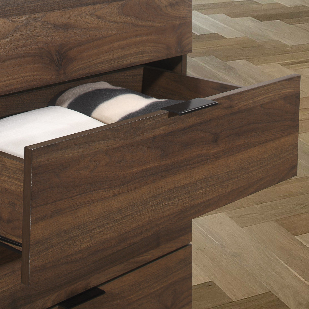 Houston 4 Drawer Chest - Birlea