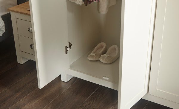 Lancaster 4 Piece Bedroom Set - GFW