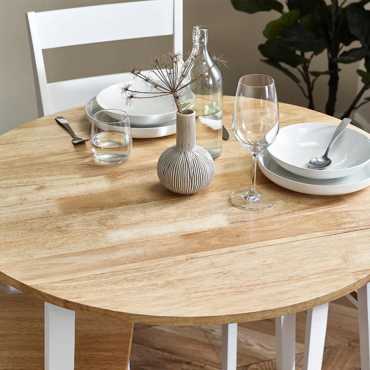 Linwood Round Dropleaf Extendable Dining Table - Julian Bowen