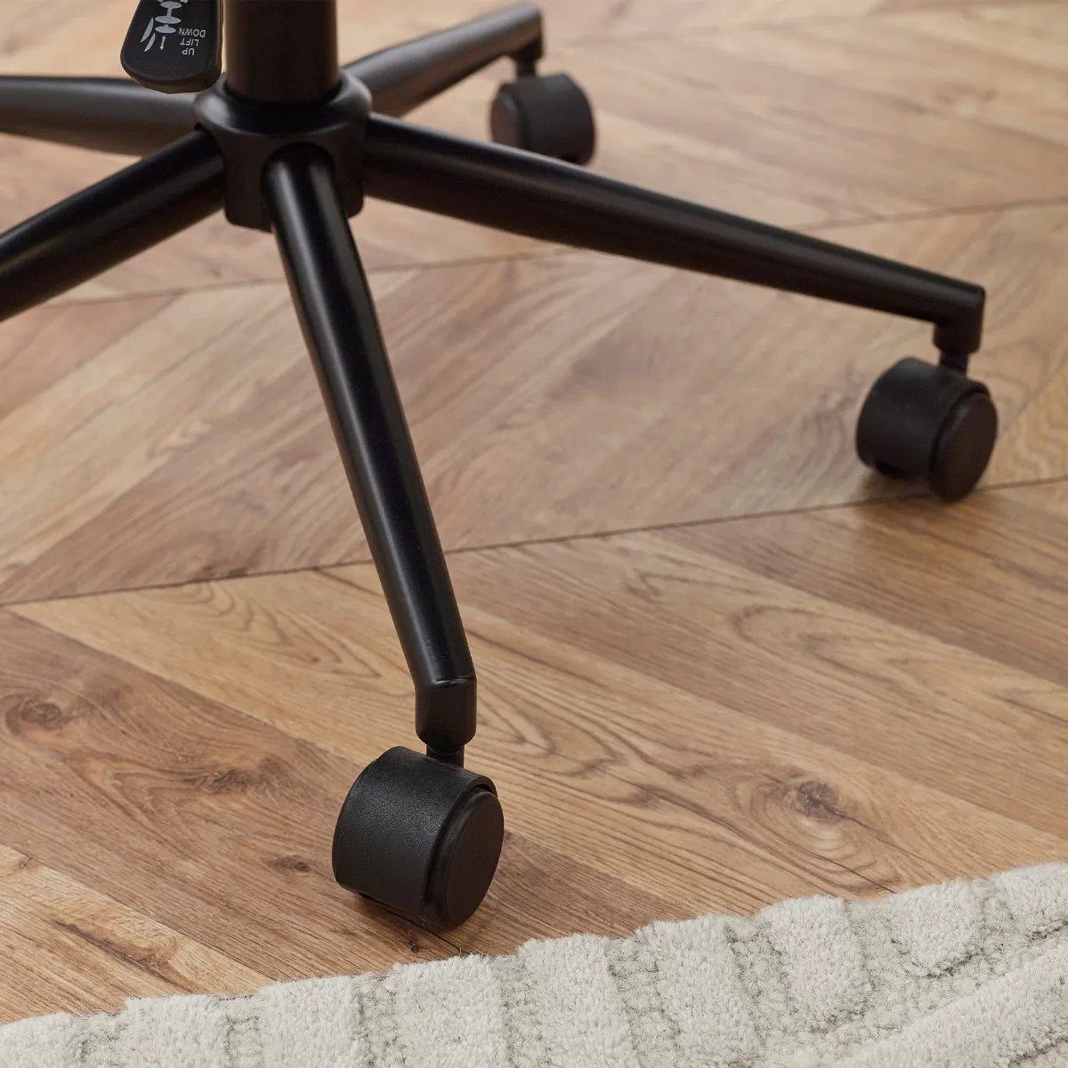 Luxe Faux Leather Office Chair - Julian Bowen