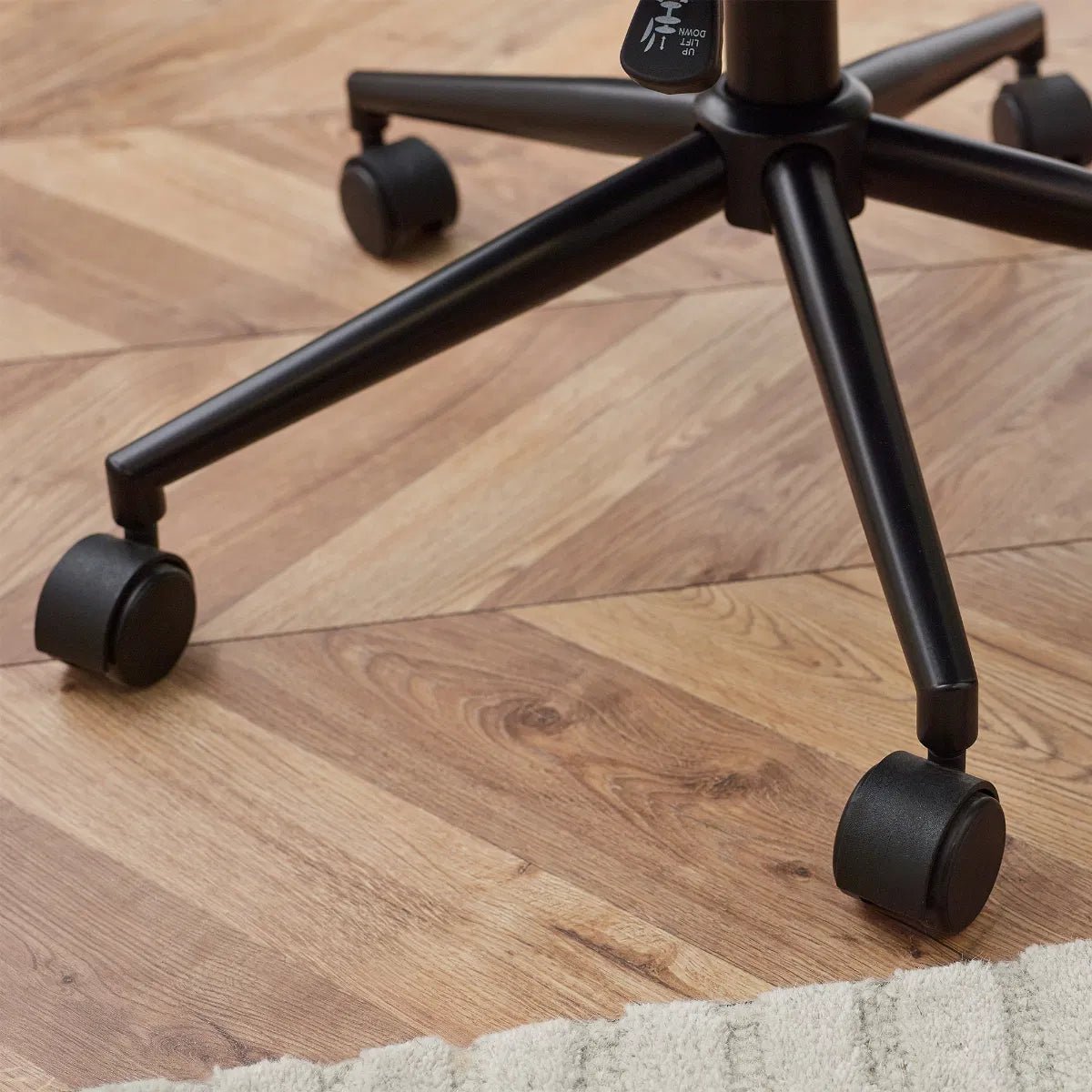 Luxe Faux Leather Office Chair - Julian Bowen