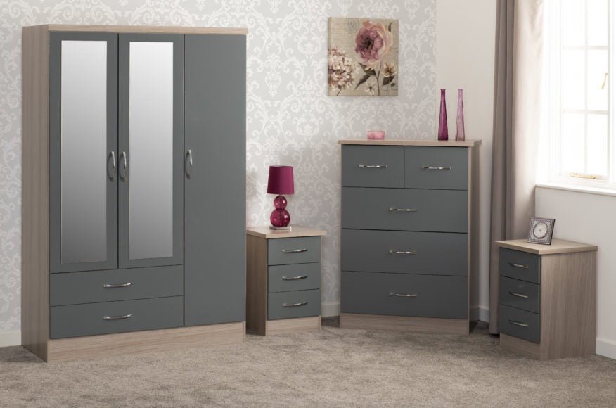 Nevada 3 Door Wardrobe 4 Piece Bedroom Set - Seconique