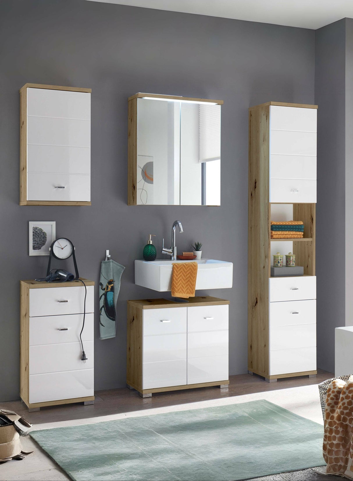 Pool 1 Door Bathroom Wall Unit - Julian Bowen
