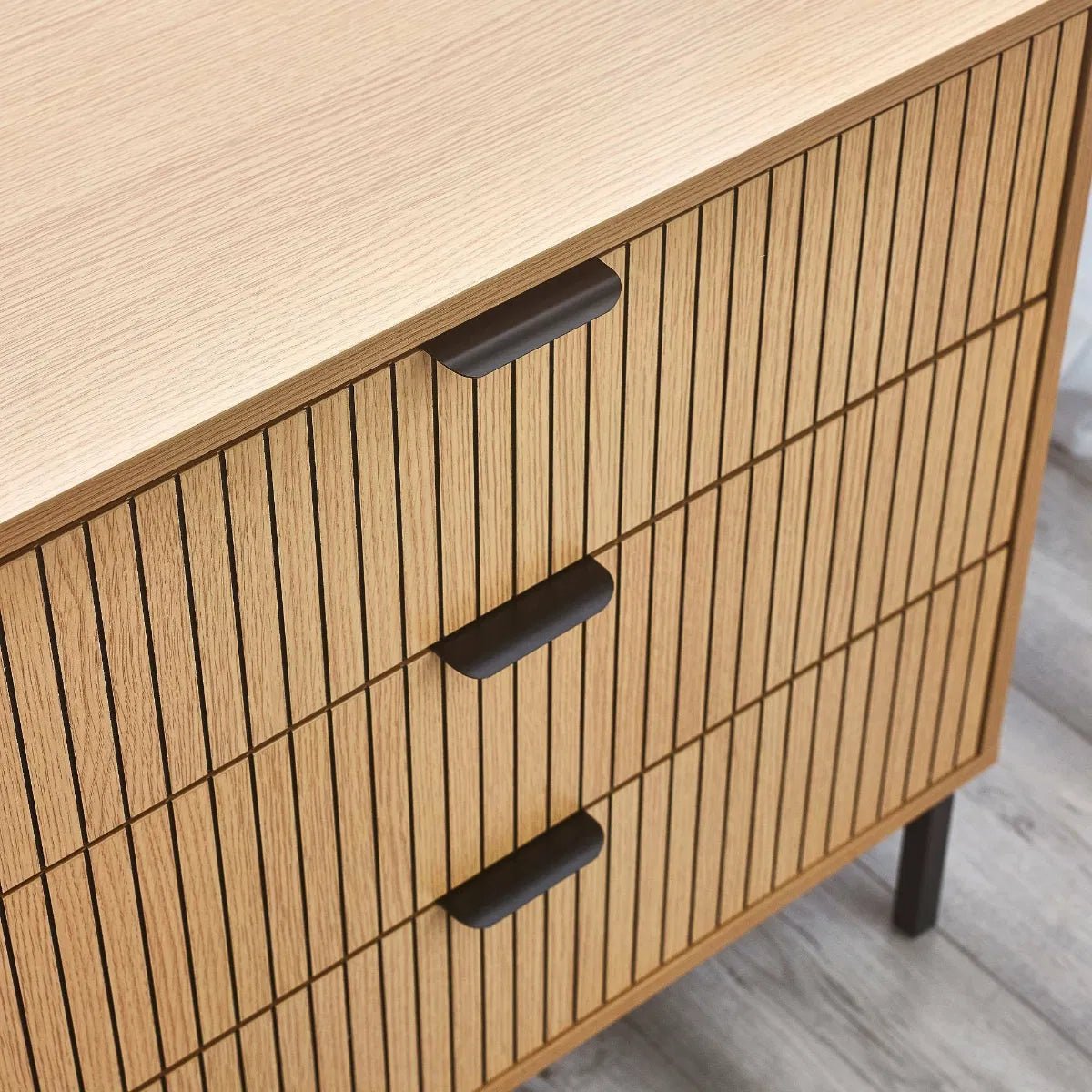 Sia 3 Drawer Chest - Julian Bowen