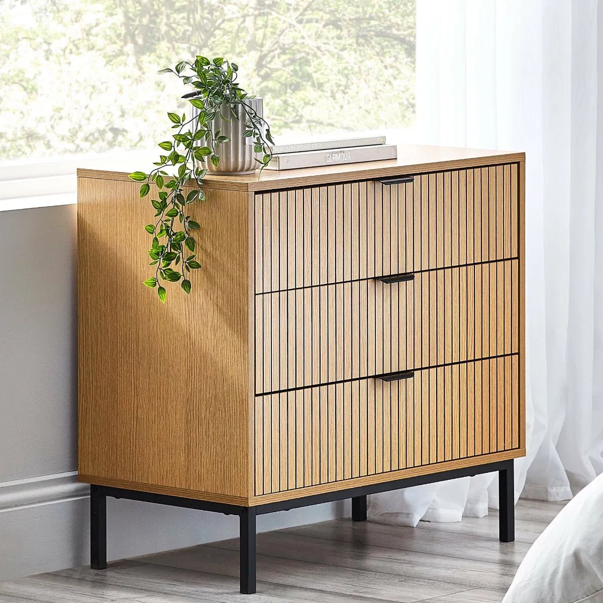 Sia 3 Drawer Chest - Julian Bowen