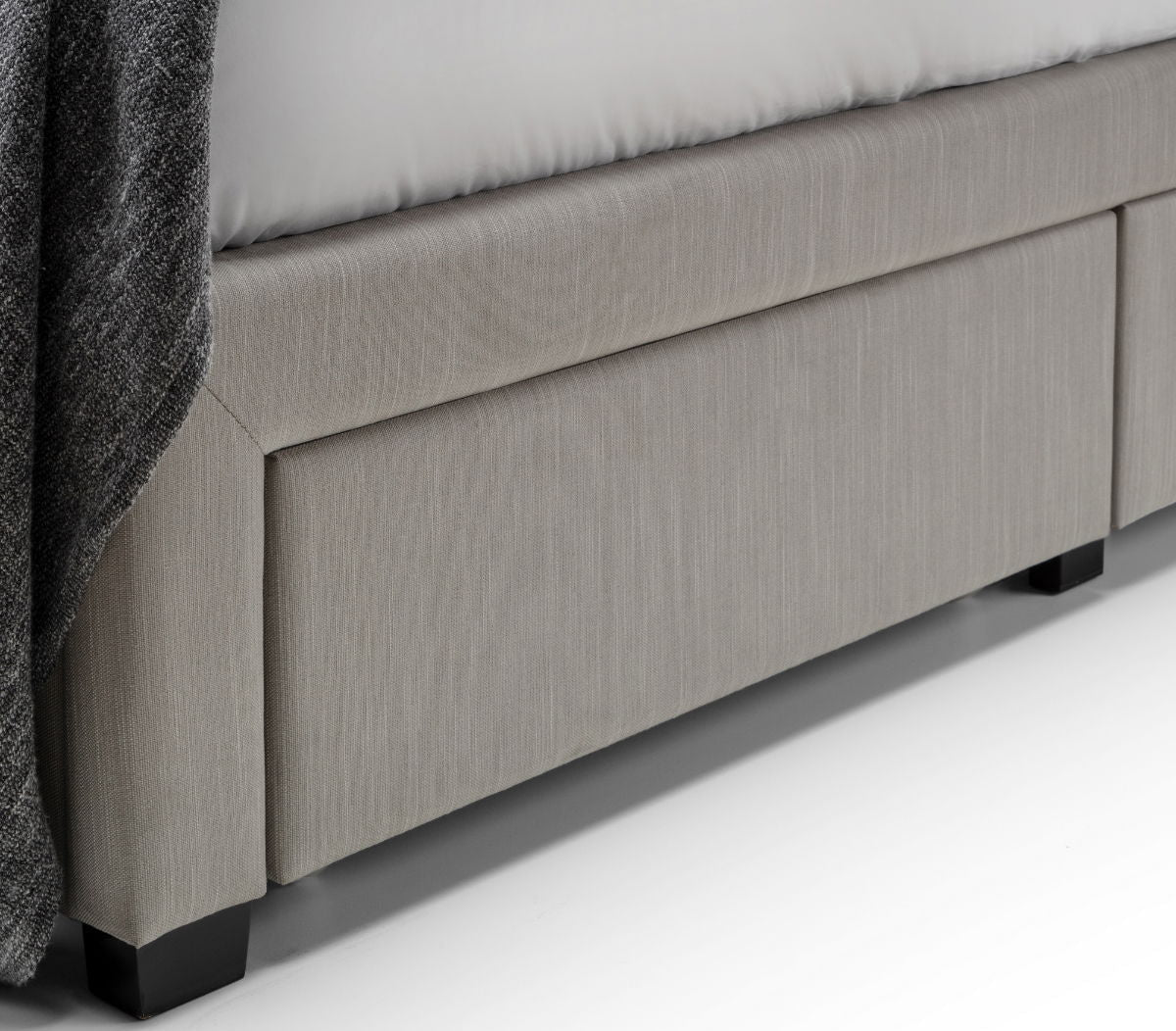 Wilton Deep Button 4 Drawer Bed - Julian Bowen