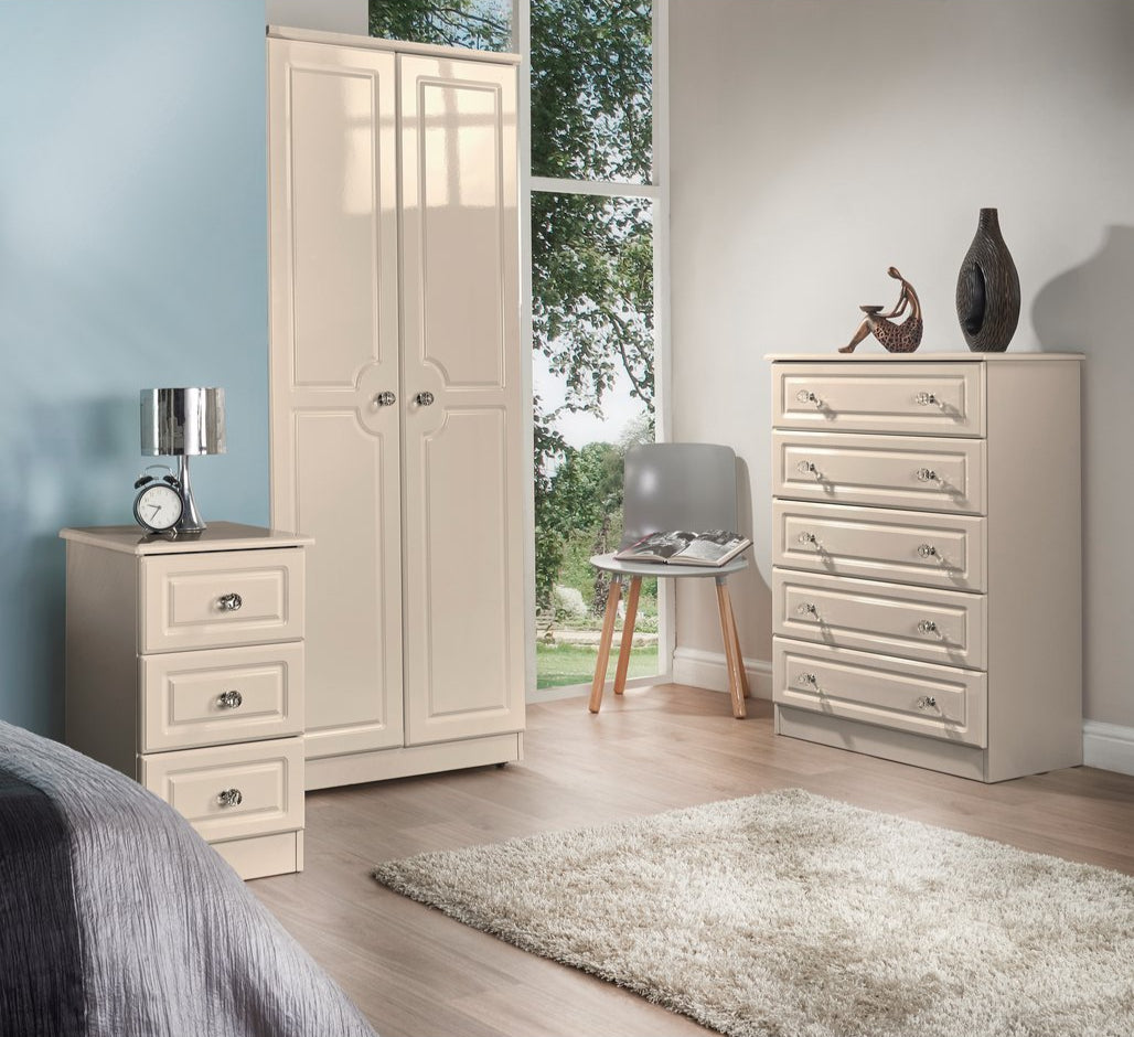 Balmoral 3 Drawer Bedside Table