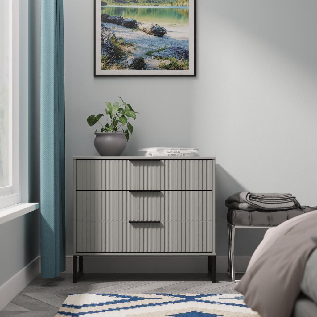 Fluted 3 Drawer Chest with Black Sleigh Legs