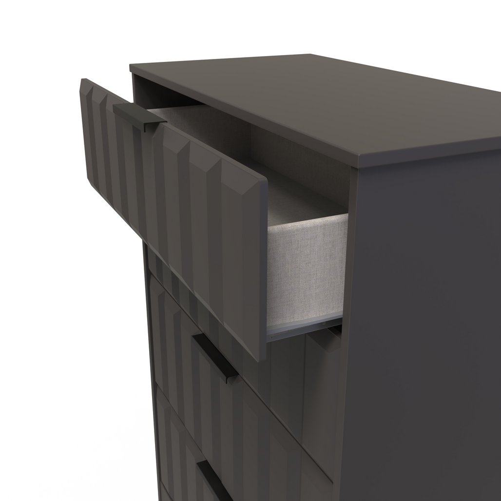 New York 4 Drawer Deep Chest with Black Handles