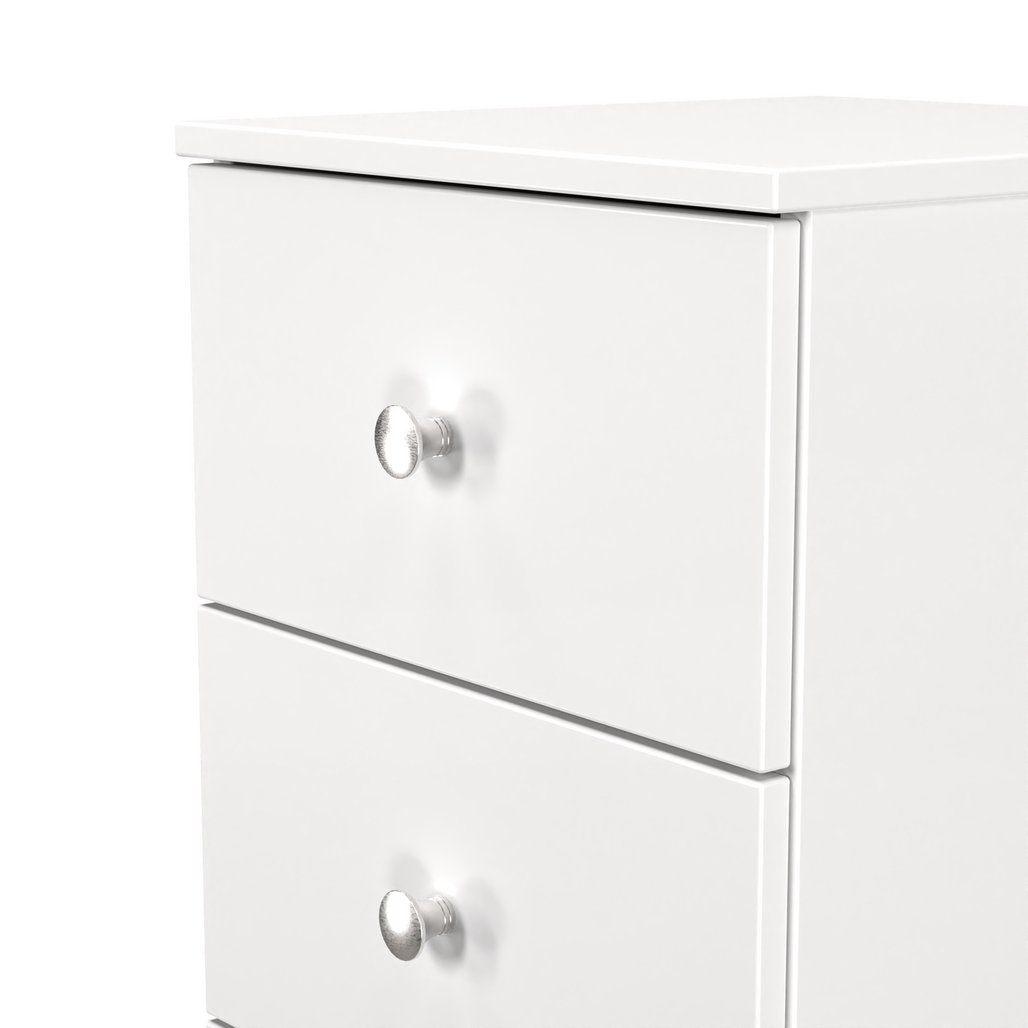 Yarmouth 3 Drawer Bedside Table