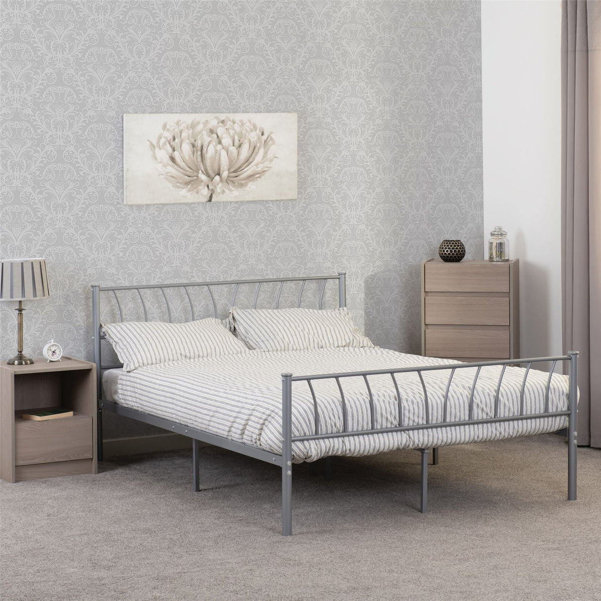 Harlow 4ft 6in Bed - Seconique