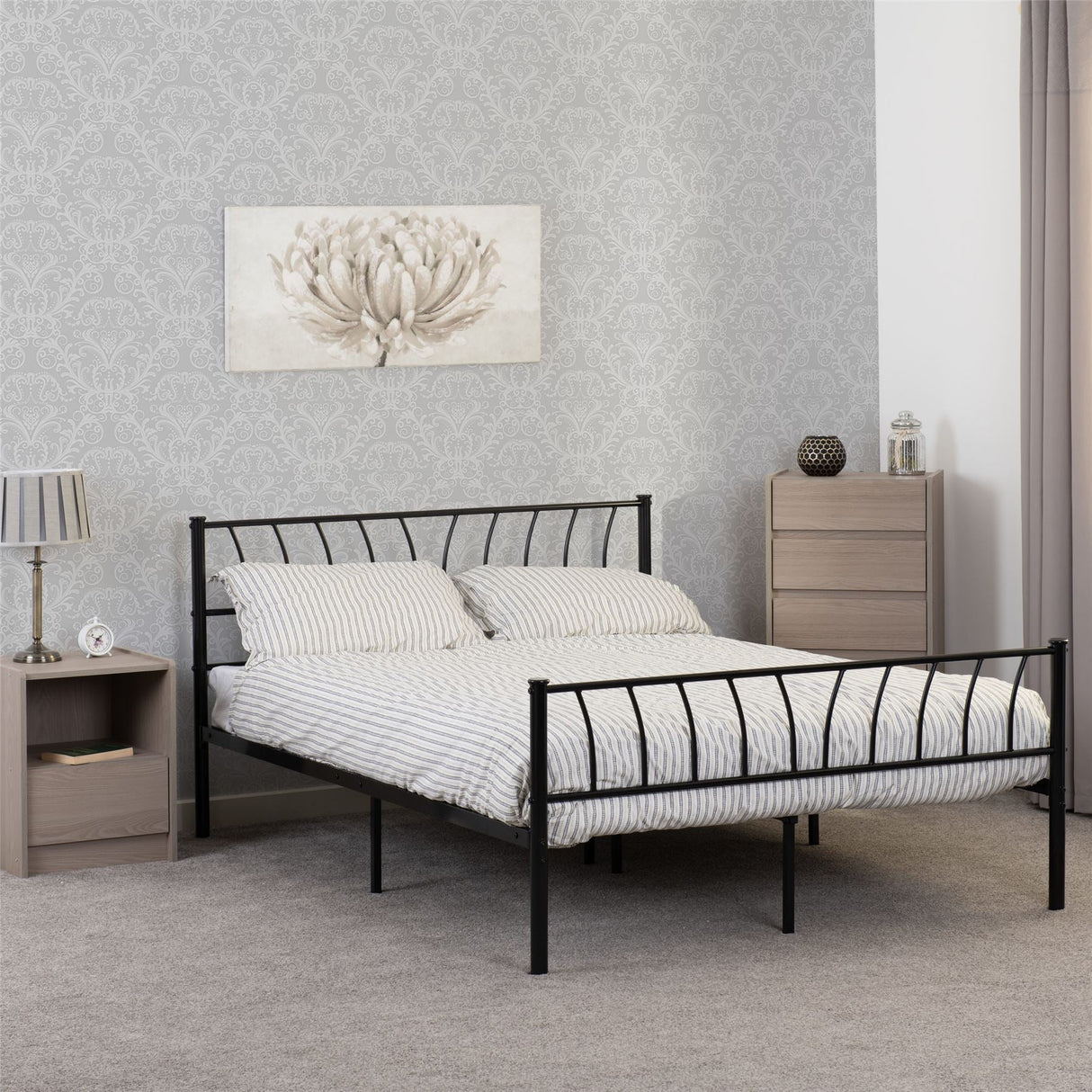 Harlow 4ft 6in Bed - Seconique