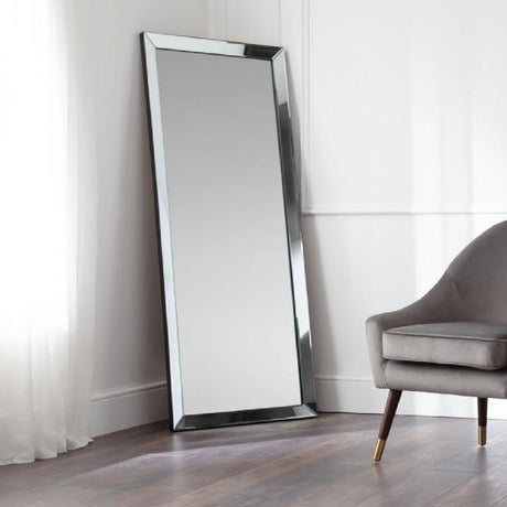 Soprano Lean - to Dress Mirror - Julian Bowen